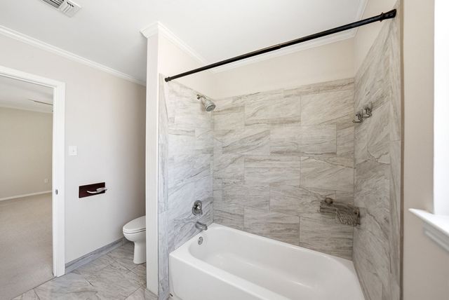 1300 Warbler Dr, Kerrville, TX 78028