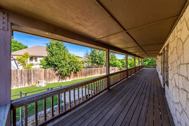 1300 Warbler Dr, Kerrville, TX 78028