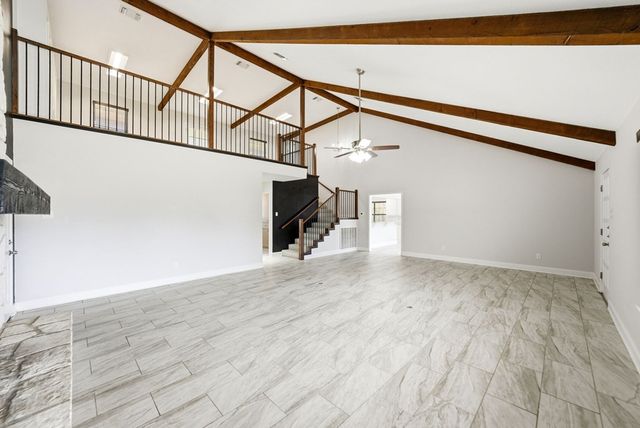 1300 Warbler Dr, Kerrville, TX 78028