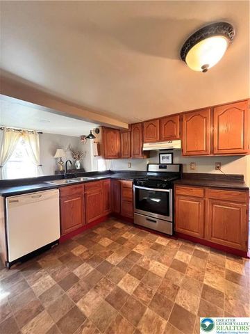 113 winter Street, Upper Mt Bethel Twp, PA 18343