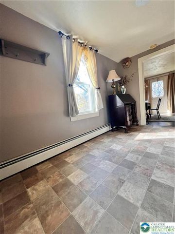 113 winter Street, Upper Mt Bethel Twp, PA 18343