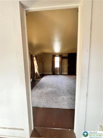 113 winter Street, Upper Mt Bethel Twp, PA 18343