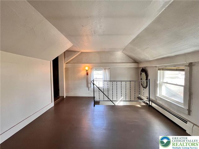 113 winter Street, Upper Mt Bethel Twp, PA 18343