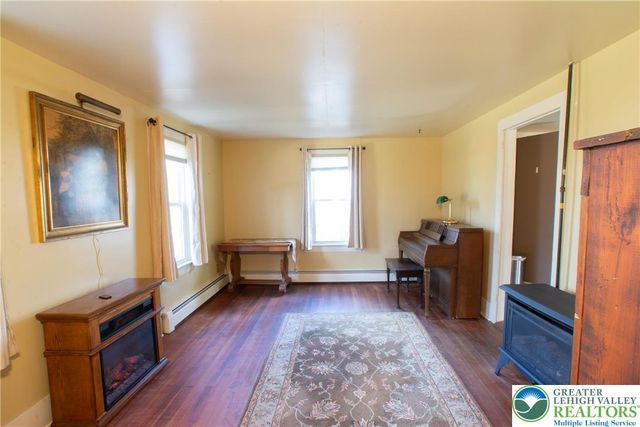 113 winter Street, Upper Mt Bethel Twp, PA 18343