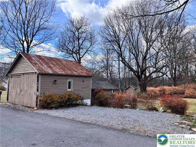 113 winter Street, Upper Mt Bethel Twp, PA 18343