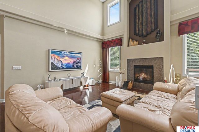 1207 S 195 Street, Omaha, NE 68130
