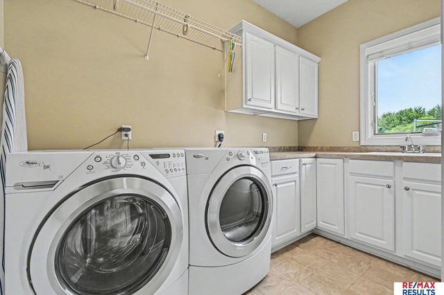 1207 S 195 Street, Omaha, NE 68130