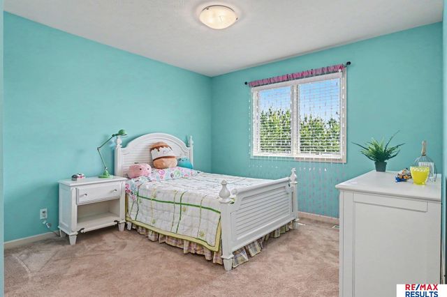 1207 S 195 Street, Omaha, NE 68130