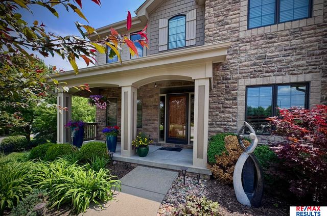1207 S 195 Street, Omaha, NE 68130