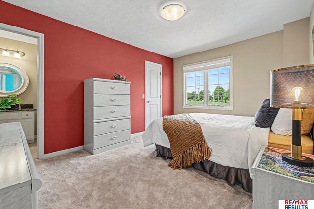 1207 S 195 Street, Omaha, NE 68130