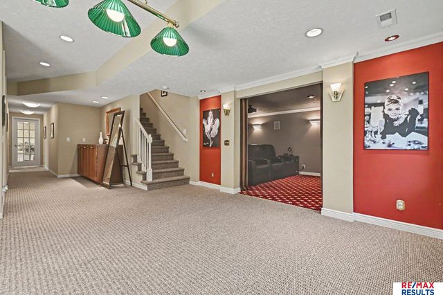 1207 S 195 Street, Omaha, NE 68130