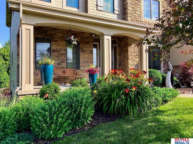 1207 S 195 Street, Omaha, NE 68130