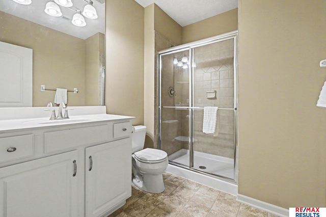 1207 S 195 Street, Omaha, NE 68130