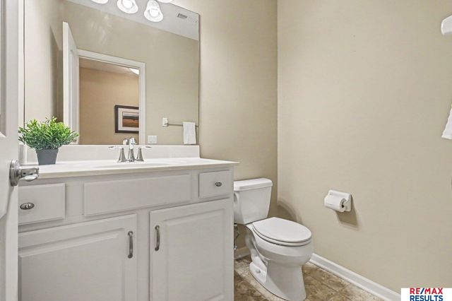 1207 S 195 Street, Omaha, NE 68130