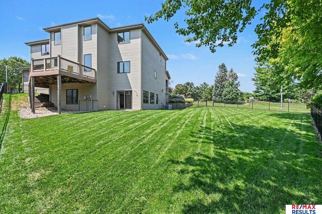 1207 S 195 Street, Omaha, NE 68130