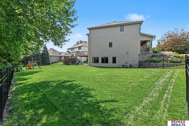 1207 S 195 Street, Omaha, NE 68130