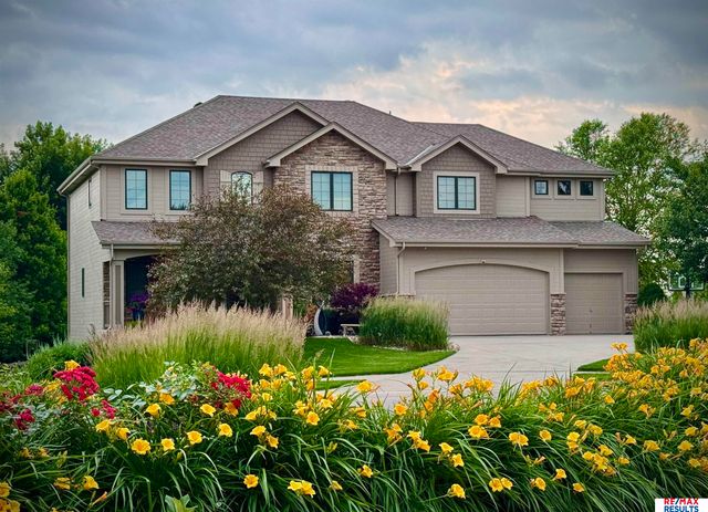 1207 S 195 Street, Omaha, NE 68130