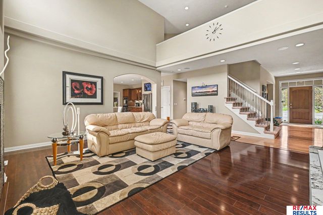 1207 S 195 Street, Omaha, NE 68130