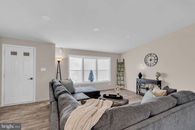 11 CASEY CT, Barnegat, NJ 08005