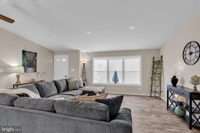 11 CASEY CT, Barnegat, NJ 08005