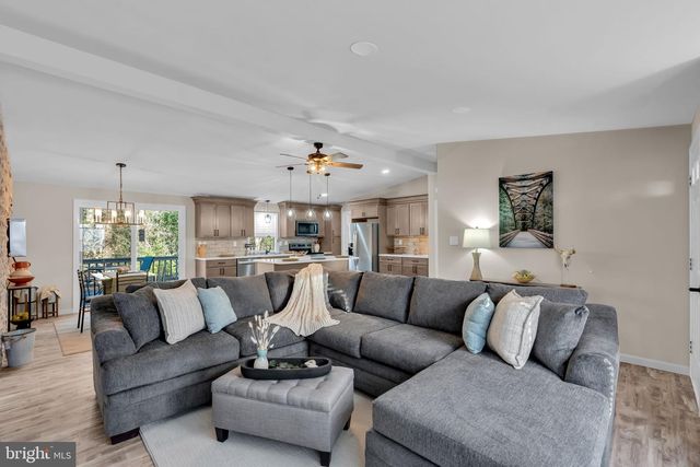 11 CASEY CT, Barnegat, NJ 08005