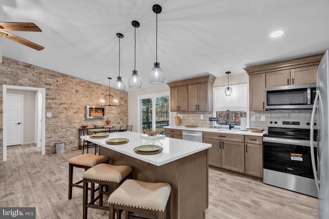 11 CASEY CT, Barnegat, NJ 08005