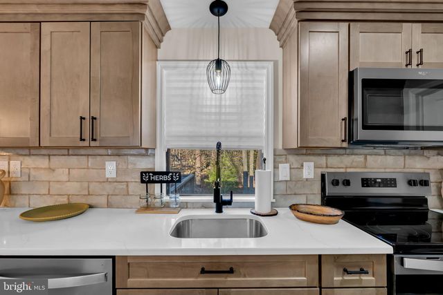 11 CASEY CT, Barnegat, NJ 08005