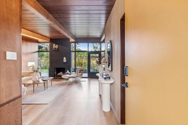 748 Kendall Avenue, Palo Alto, CA 94306