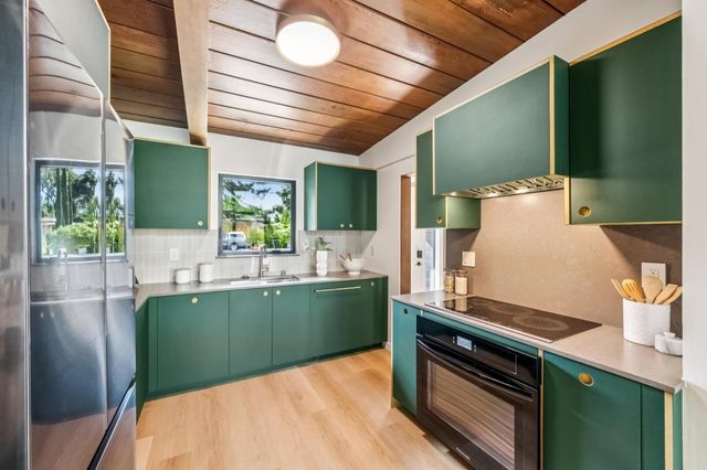 748 Kendall Avenue, Palo Alto, CA 94306