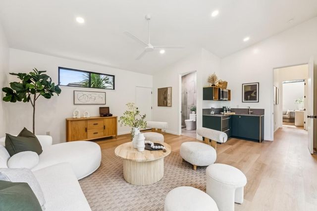 748 Kendall Avenue, Palo Alto, CA 94306