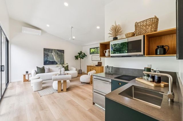 748 Kendall Avenue, Palo Alto, CA 94306