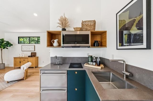 748 Kendall Avenue, Palo Alto, CA 94306