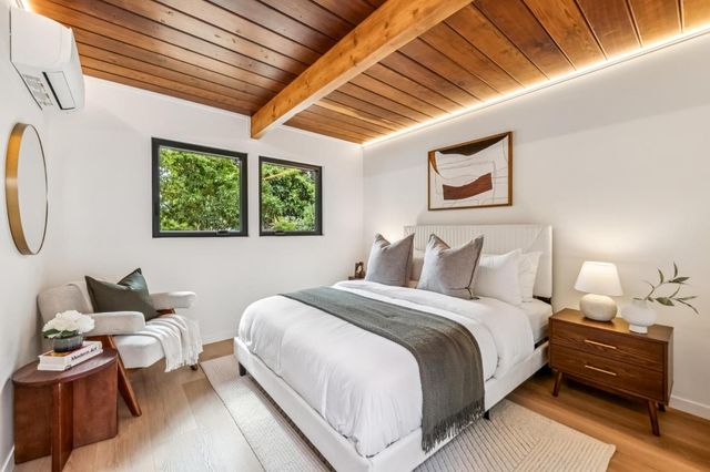 748 Kendall Avenue, Palo Alto, CA 94306