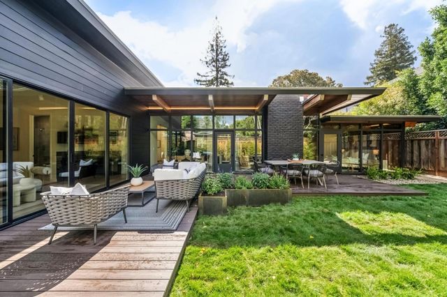 748 Kendall Avenue, Palo Alto, CA 94306