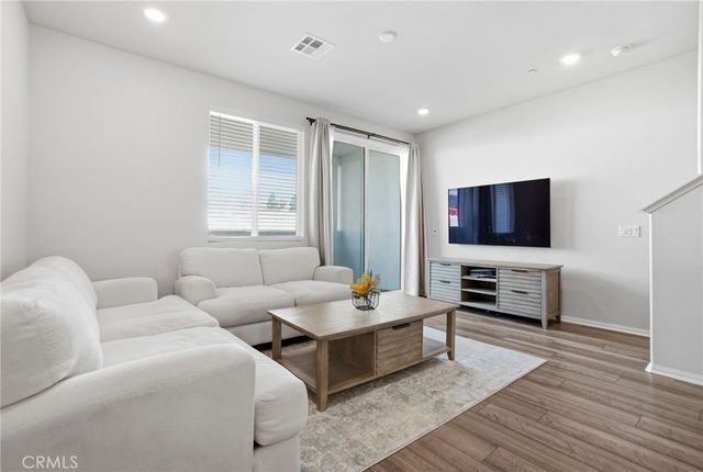 1618 W. Cameron, West Covina, CA 91790