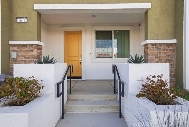 1618 W. Cameron, West Covina, CA 91790