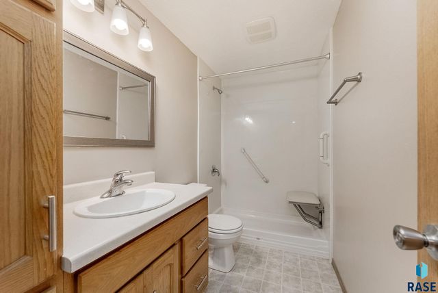 4312 S Bedford Ave, Sioux Falls, SD 57103