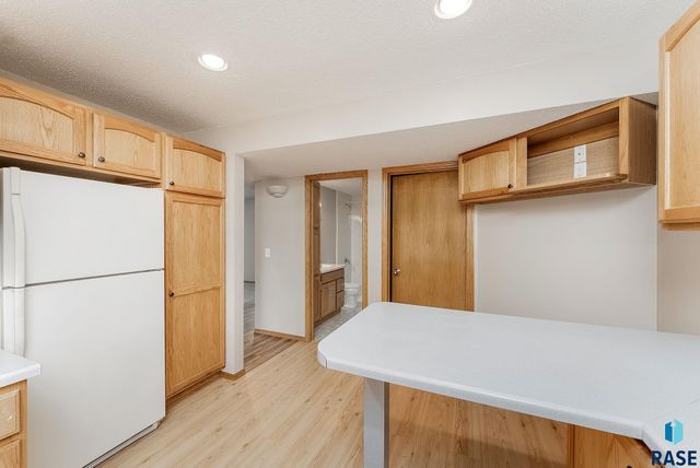 4312 S Bedford Ave, Sioux Falls, SD 57103