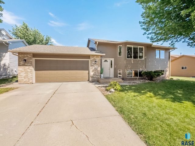 4312 S Bedford Ave, Sioux Falls, SD 57103