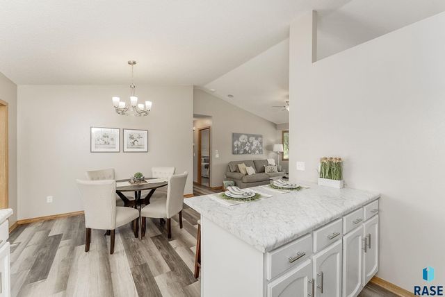 4312 S Bedford Ave, Sioux Falls, SD 57103