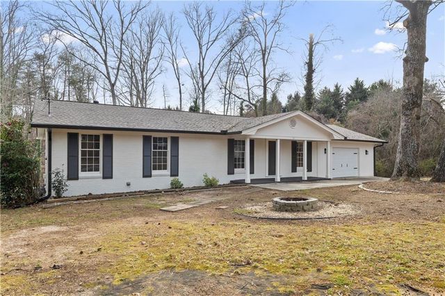 1180 Lakeshore Circle, Gainesville, GA 30501