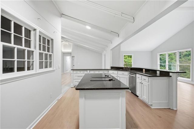 1180 Lakeshore Circle, Gainesville, GA 30501
