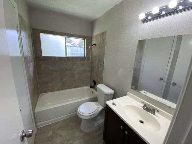 3018 Rockrill Drive, Houston, TX 77045