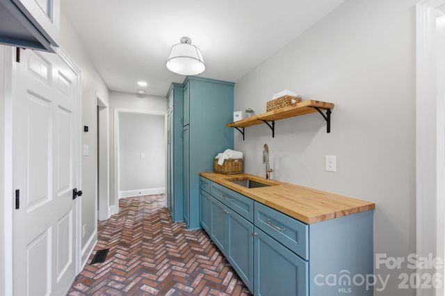 315 S Main Street, Davidson, NC 28036