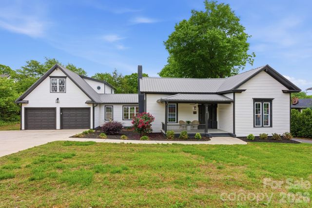 315 S Main Street, Davidson, NC 28036