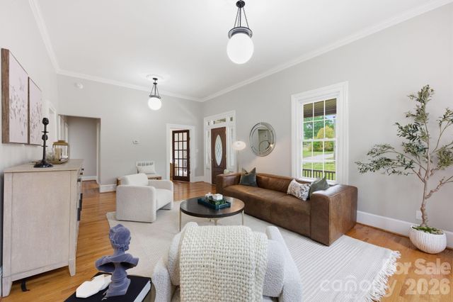 315 S Main Street, Davidson, NC 28036