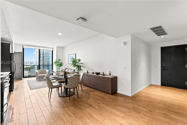 398 NE 5th St 2118, Miami, FL 33132