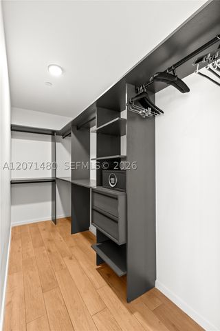 398 NE 5th St 2118, Miami, FL 33132
