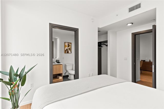 398 NE 5th St 2118, Miami, FL 33132