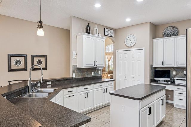 2018 CEDAR PARK LANE, Orlando, FL 32824